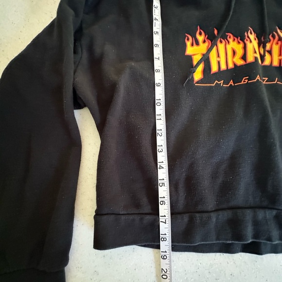 Thrasher Magazine Women’s Medium Cropped Top Hoodie Sweatshirt! Skate to Live… - Picture 2 of 10
